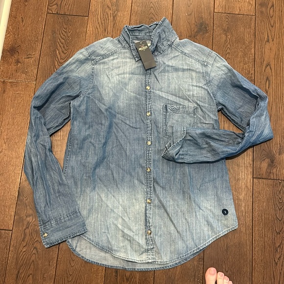 Hollister button down top - Picture 1 of 5